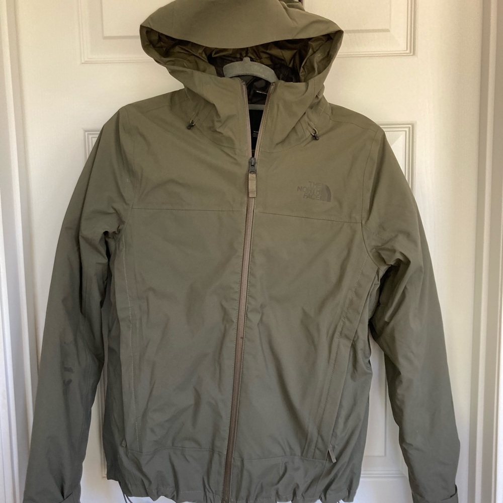 Brand new The North Face Women’s Mountain Light FUTURELIGHT Tri climate jacket